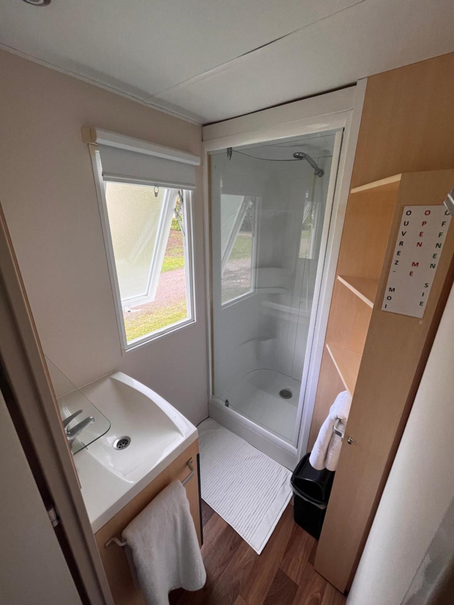 Les Pinots D'Alsace - 3 Bungalows Climatises Avec Tv - Proche Europa Park Boofzheim 部屋 写真